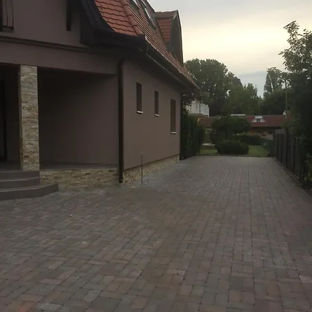 Hunor Jazminvirag Apartment *